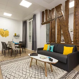  Appartement 96m² 3 Slaapkamer, 1 Privé Badkamer In 2nd - Louvre - Bourse